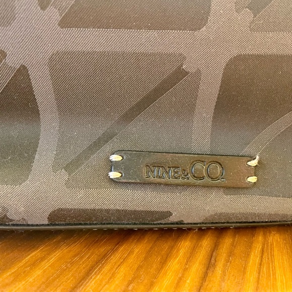 Nine & Co Purse - Picture 2 of 4